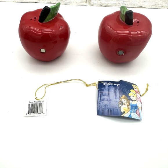 NIB Disney Snow White & Prince Charming Apple Magnetic Salt & Pepper Shakers - Picture 10 of 12